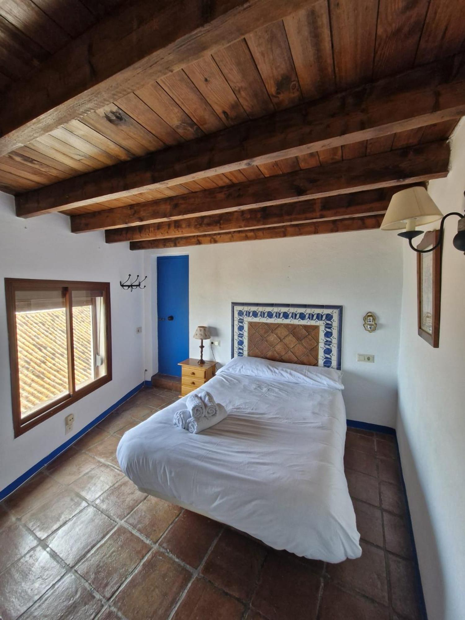 Hotel Rural Verde Oliva Комарес Номер фото